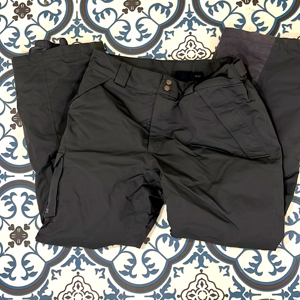 Marmot XL snow pants - worn twice- very warm and comfortable but also cute!